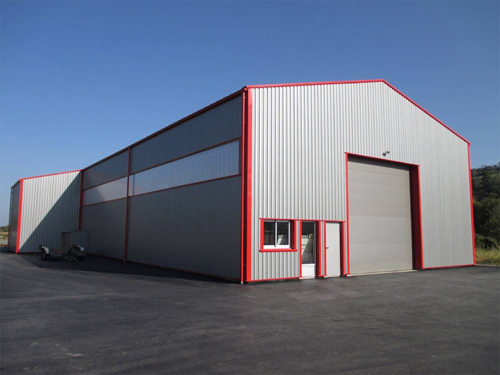 hangar bardage rouge